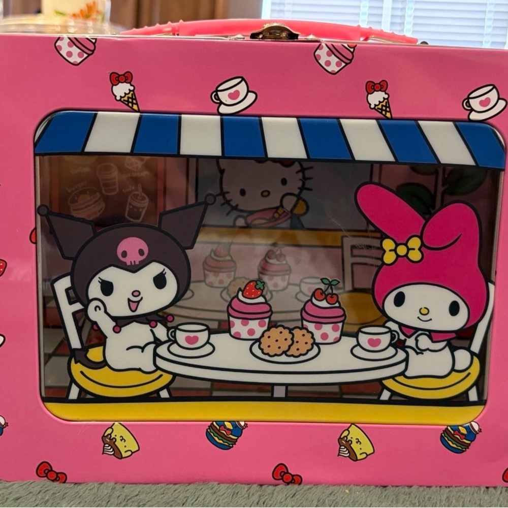 Sanrio Hello Kitty My Melody Kuromi Metal Lunchbox Pink Cafe Design - Picture 1 of 5